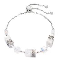 Accessories > Jewellery > Bracelets